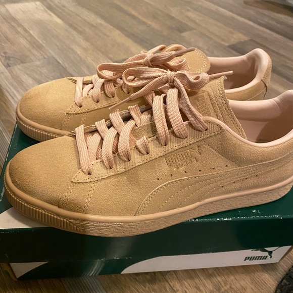 Puma Other - Suede classic tonal puma sneakers size 6.5